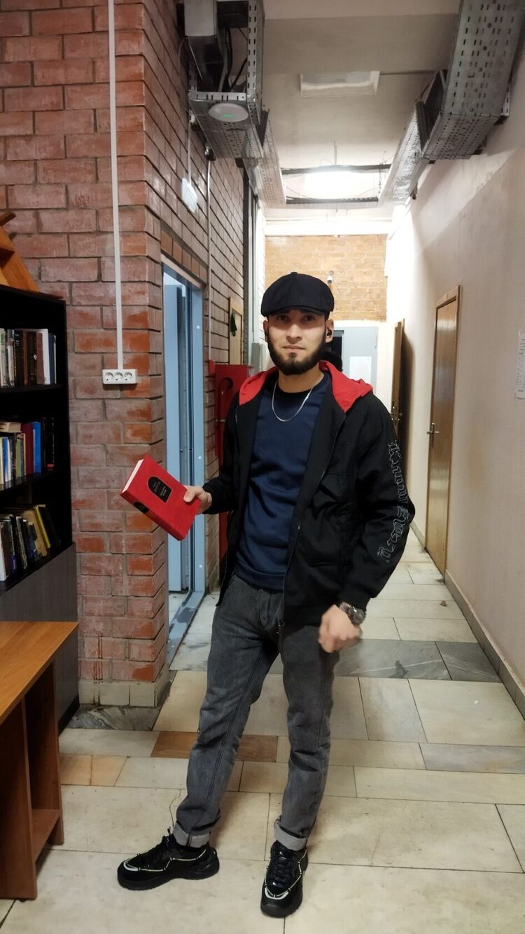  33525652  ILHOMBEK, 34 ,    
