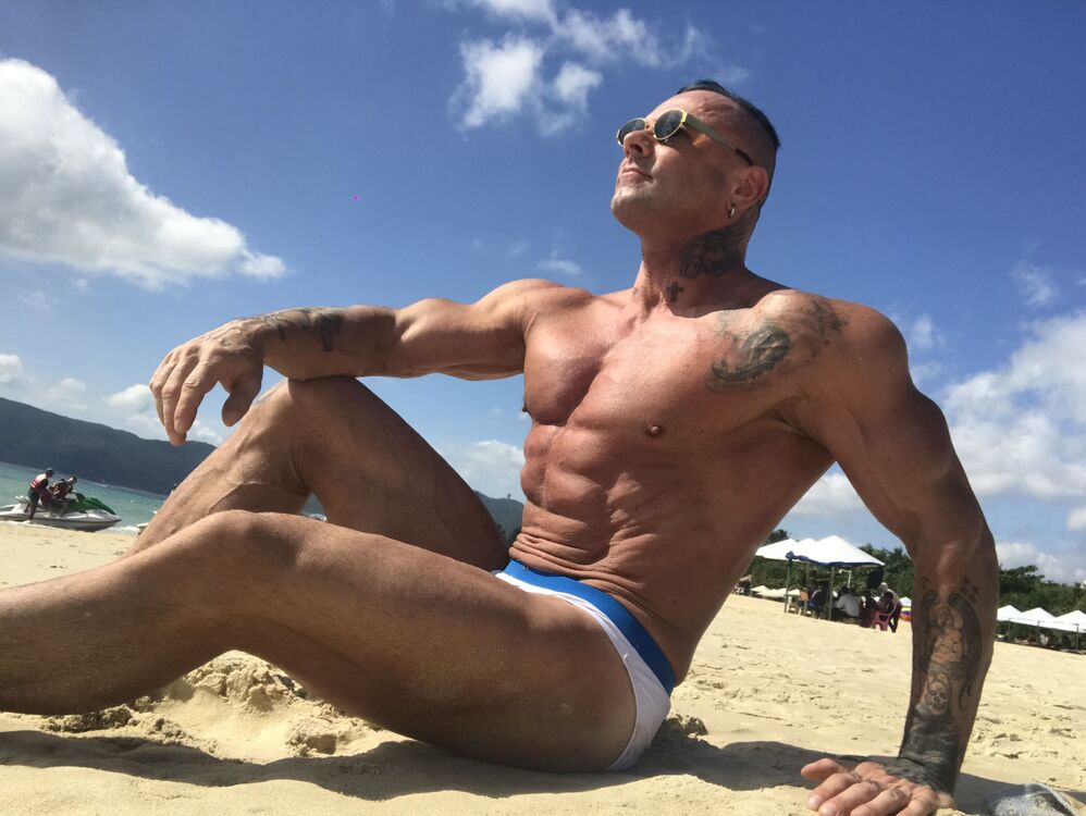  40649382  Denys, 38 ,    Sanya