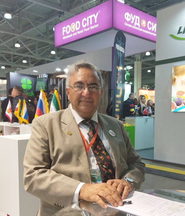  ,   Akbar, 58 ,   ,   