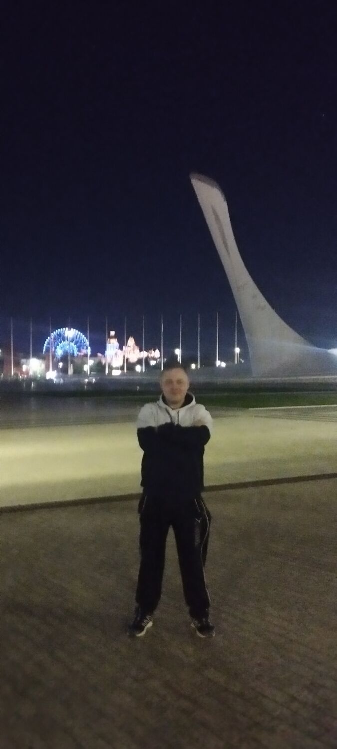  48259402  Andrey, 40 ,    