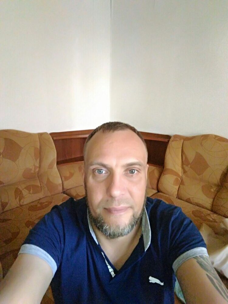  15690802  , 44 ,    