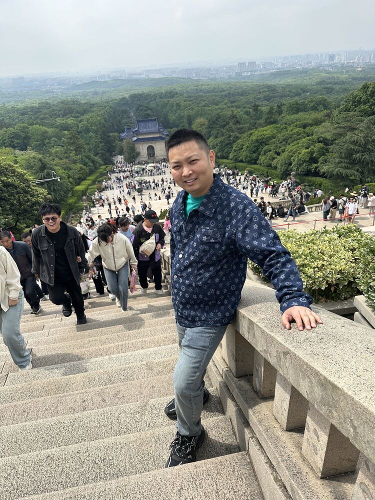 ���������� Yancheng, ���� ������� Leo, 38 ���, ������������ ��� ������, ����� � ���������