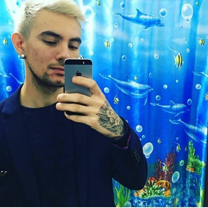  21076162  , 27 ,    
