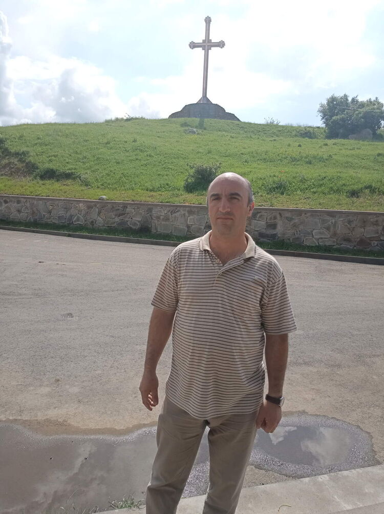  24797642  Bidza, 42 ,    