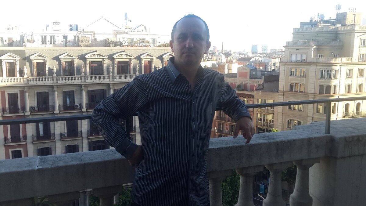  15954822  Ruslan, 43 ,    