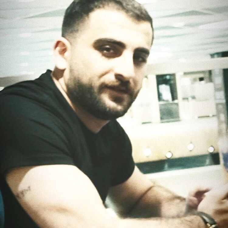  17893992  Kamran, 37 ,    