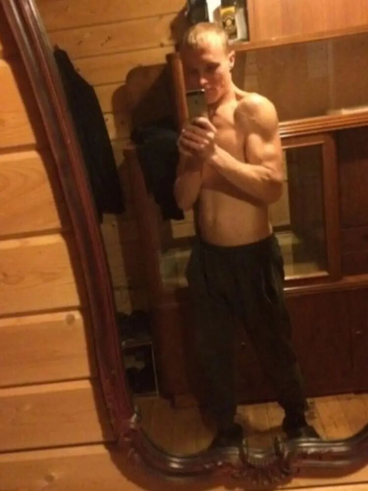  24976192  Denis, 36 ,    