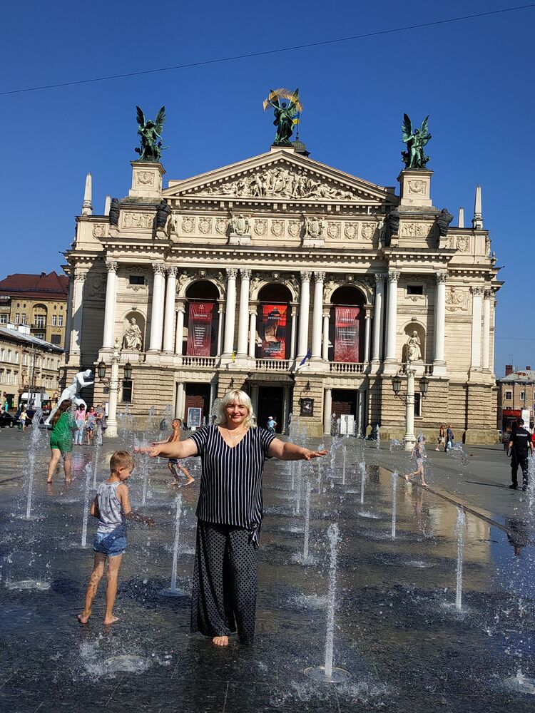  ,   Lena, 47 ,   c 