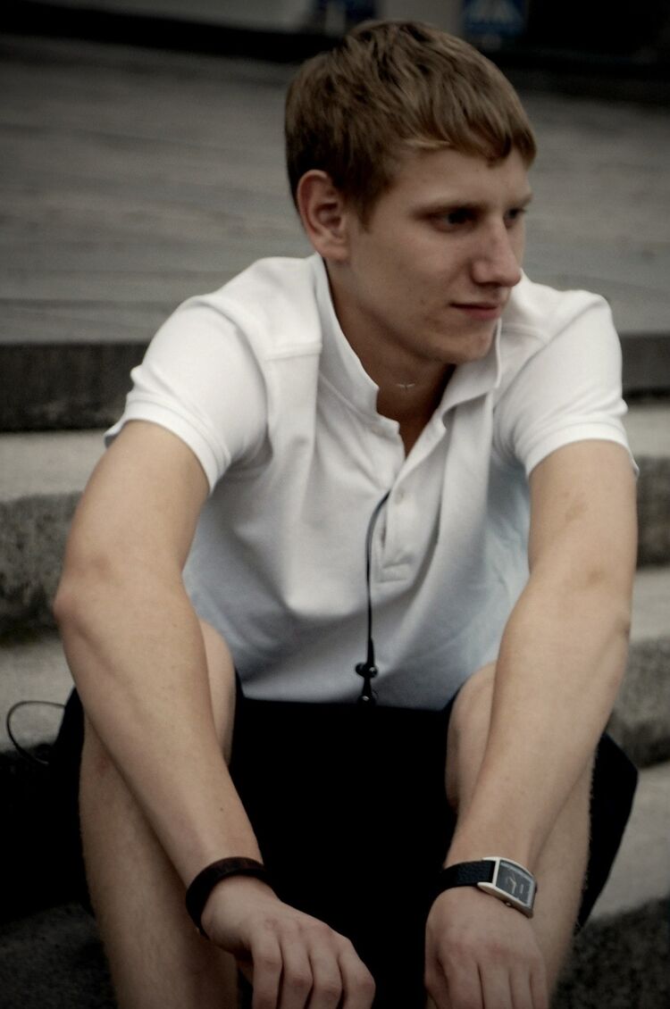  42608192  Boris, 32 ,    