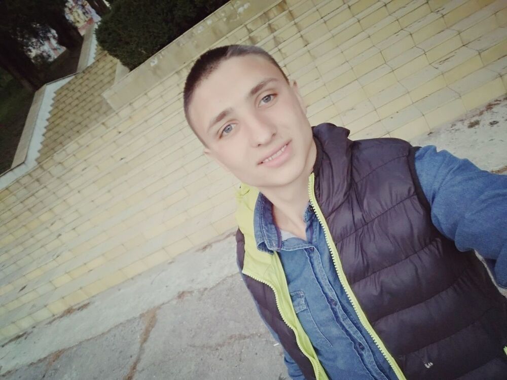  ,   Serghei, 25 ,   ,   , c 