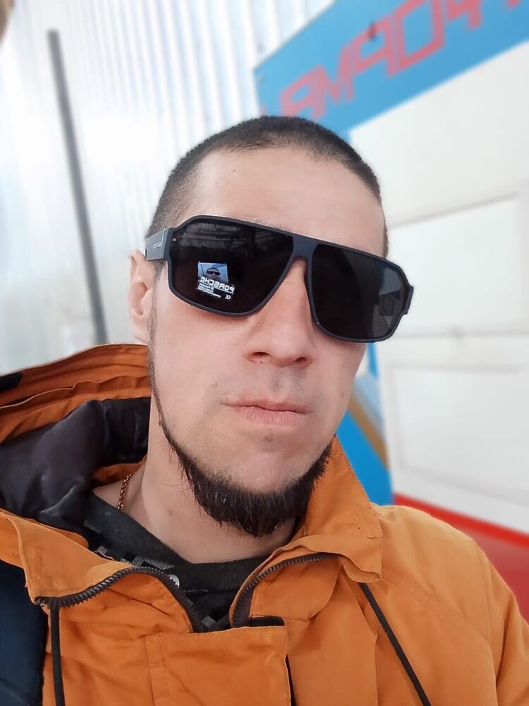  42487372  , 37 ,    