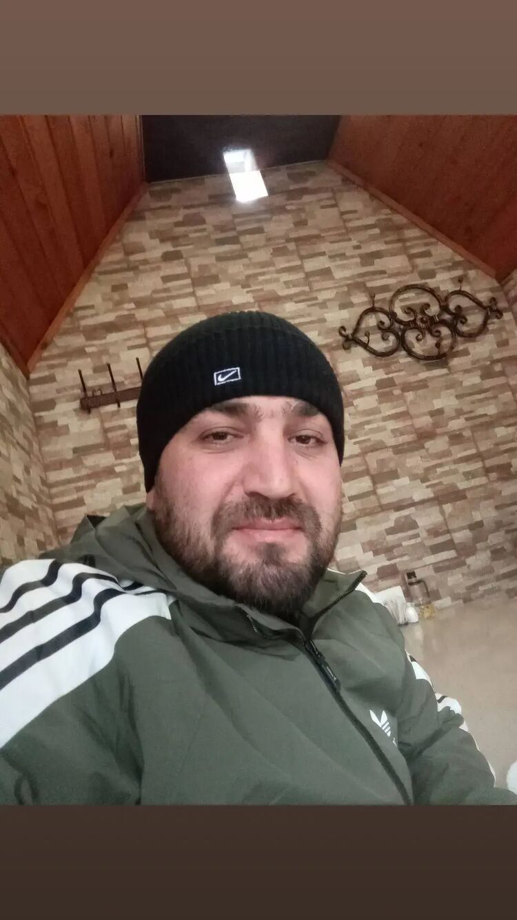  48439772  Samir, 37 ,    Deleted