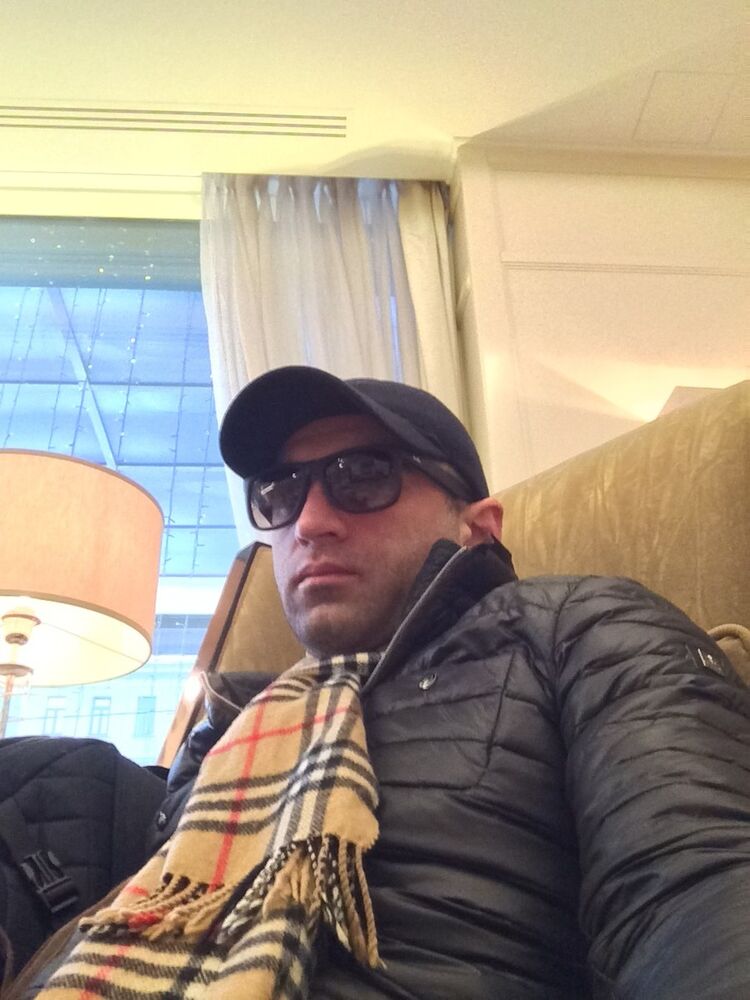  9004212  Andrei, 41 ,    