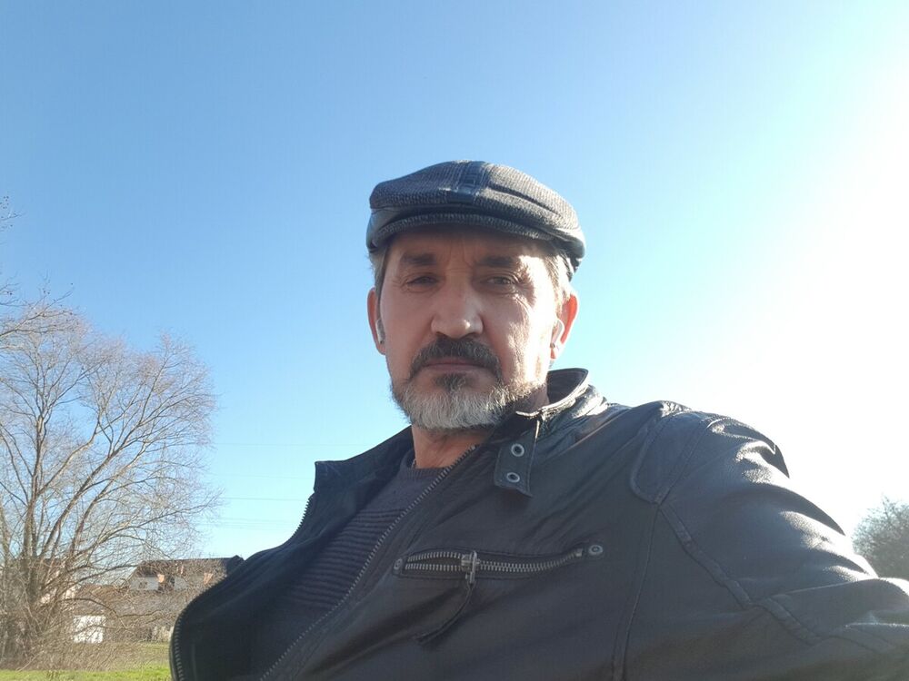  22390942  Viktor, 67 ,    Leimen