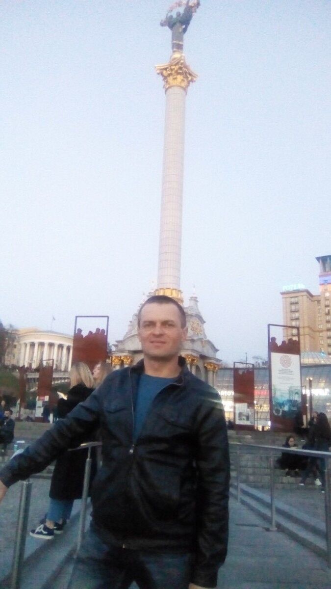  15652352  Valeri, 43 ,    