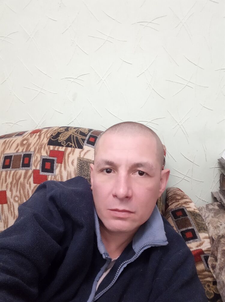 46877612  , 42 ,    