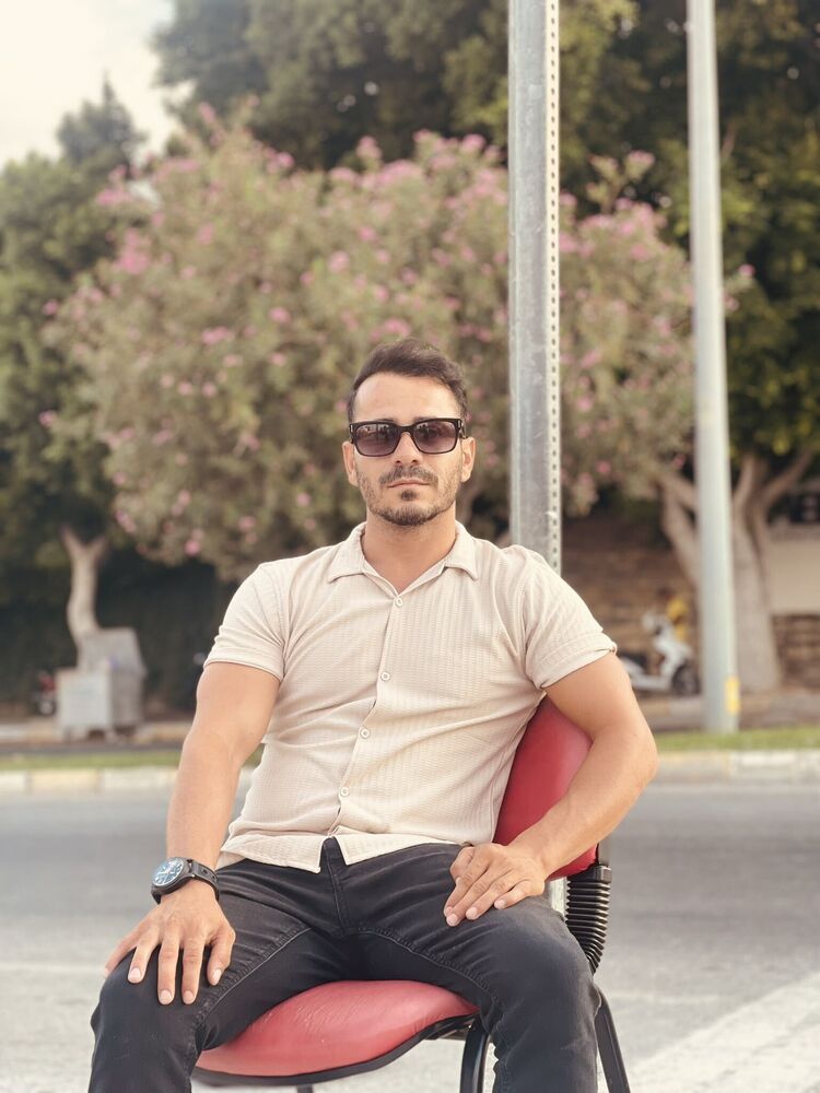  ,   Emrah, 29 ,   ,   