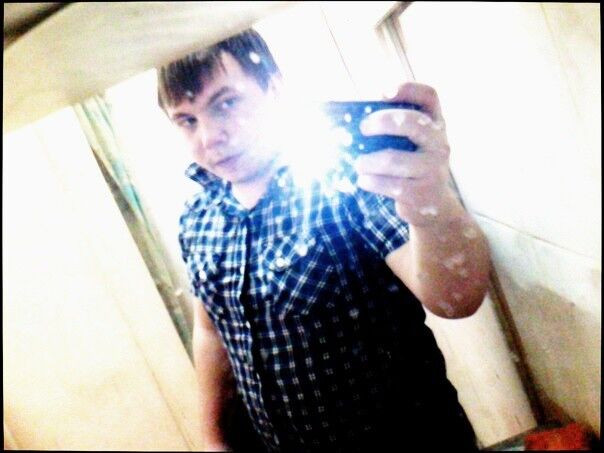  ,   Artem, 32 ,   