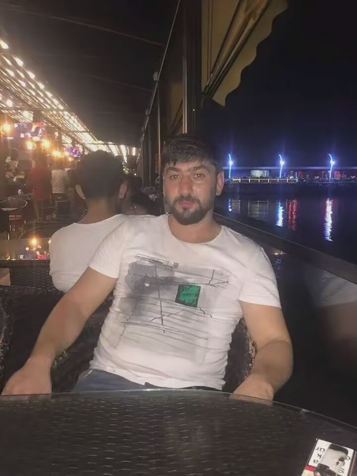  48248642  Ceyhun, 37 ,    