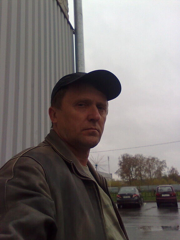  31164152  Sergei, 53 ,    