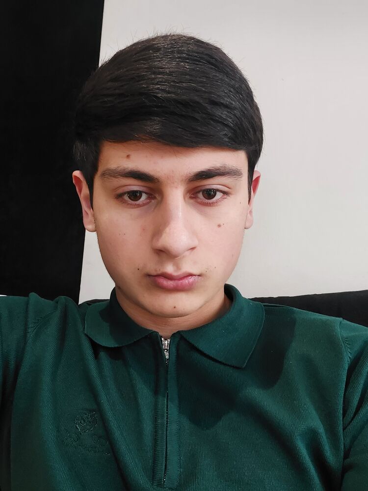  32362802  David, 21 ,    