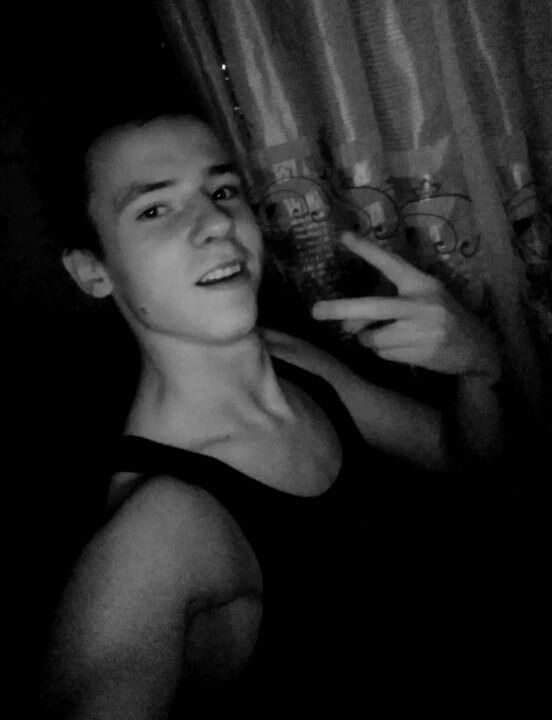  31691212  Andrej, 28 ,    