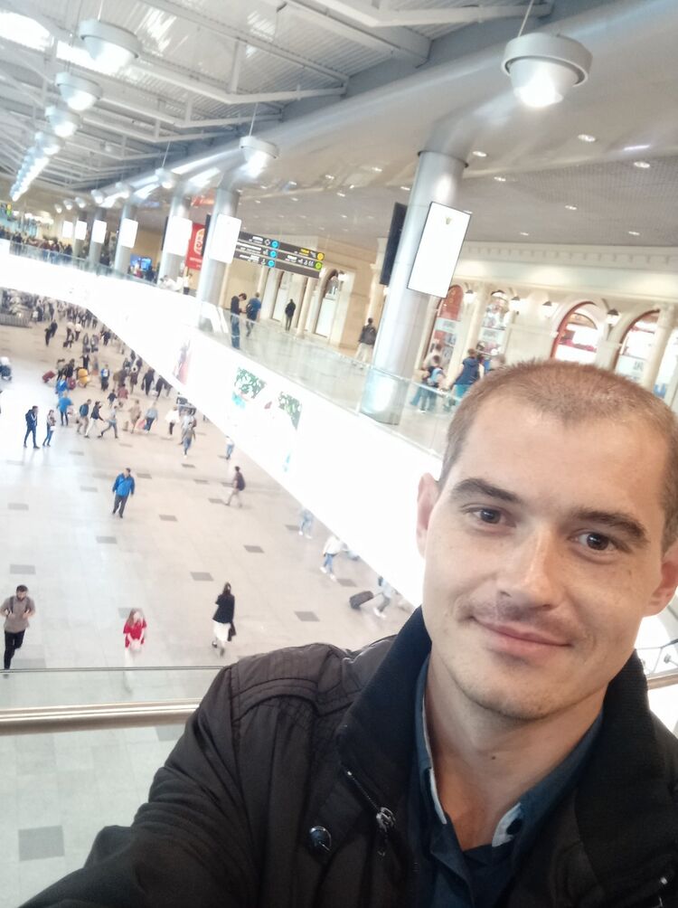  27028102  Fred, 36 ,    