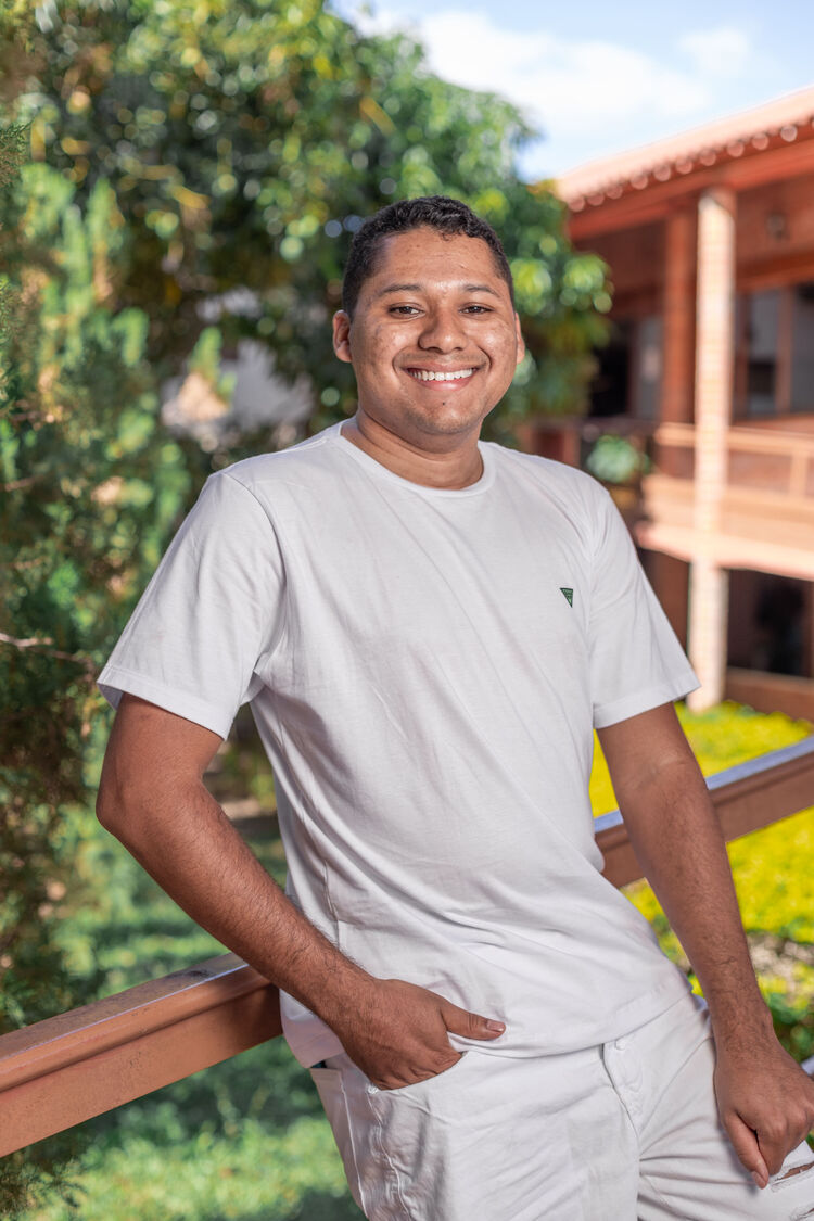  --,   Gerson, 25 ,   ,   