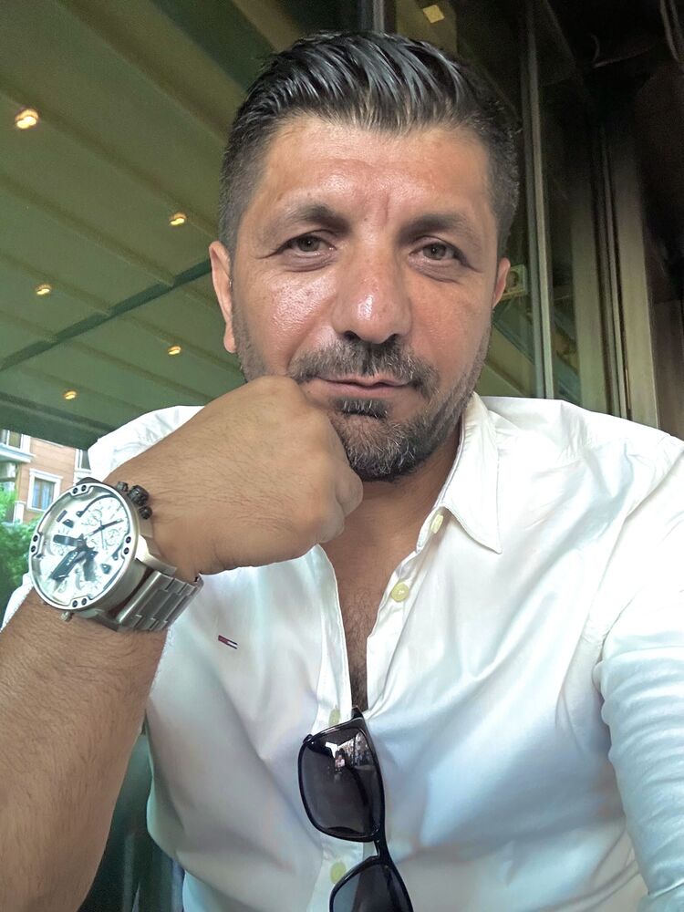  36847952  Deniz, 39 ,    