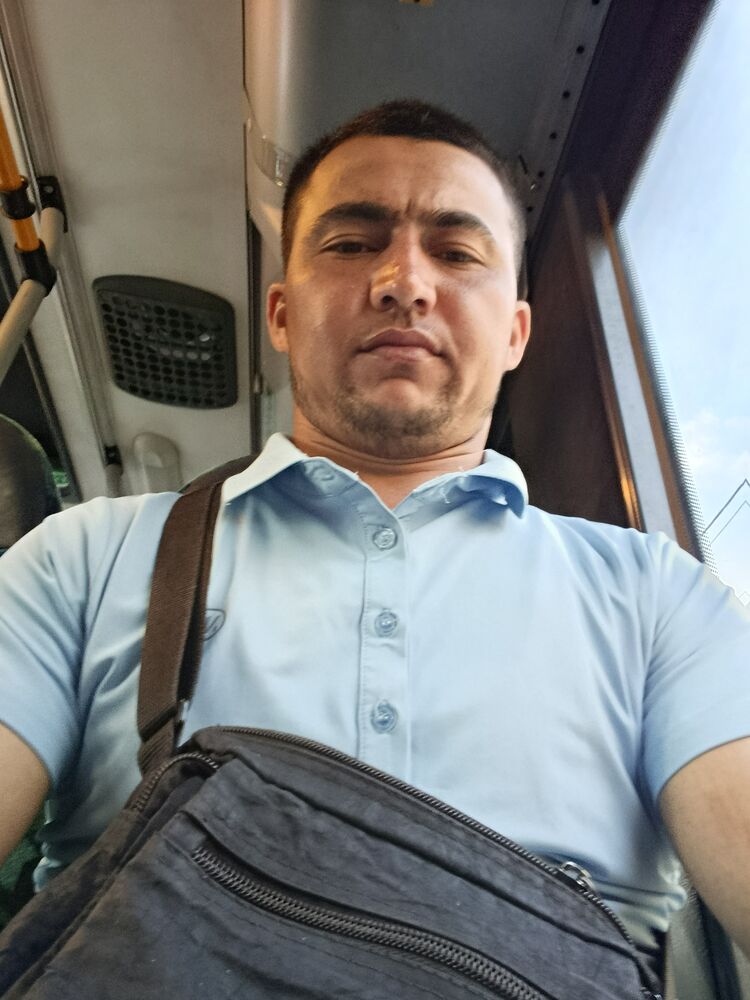  52802212  Rashidov, 24 ,    