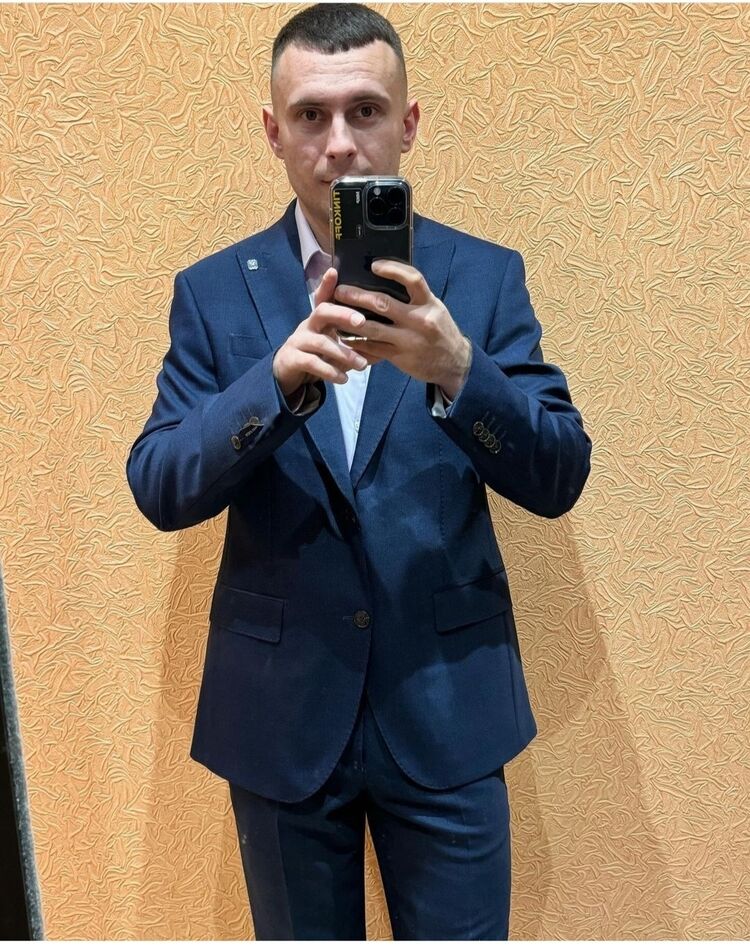  44516452  , 27 ,    