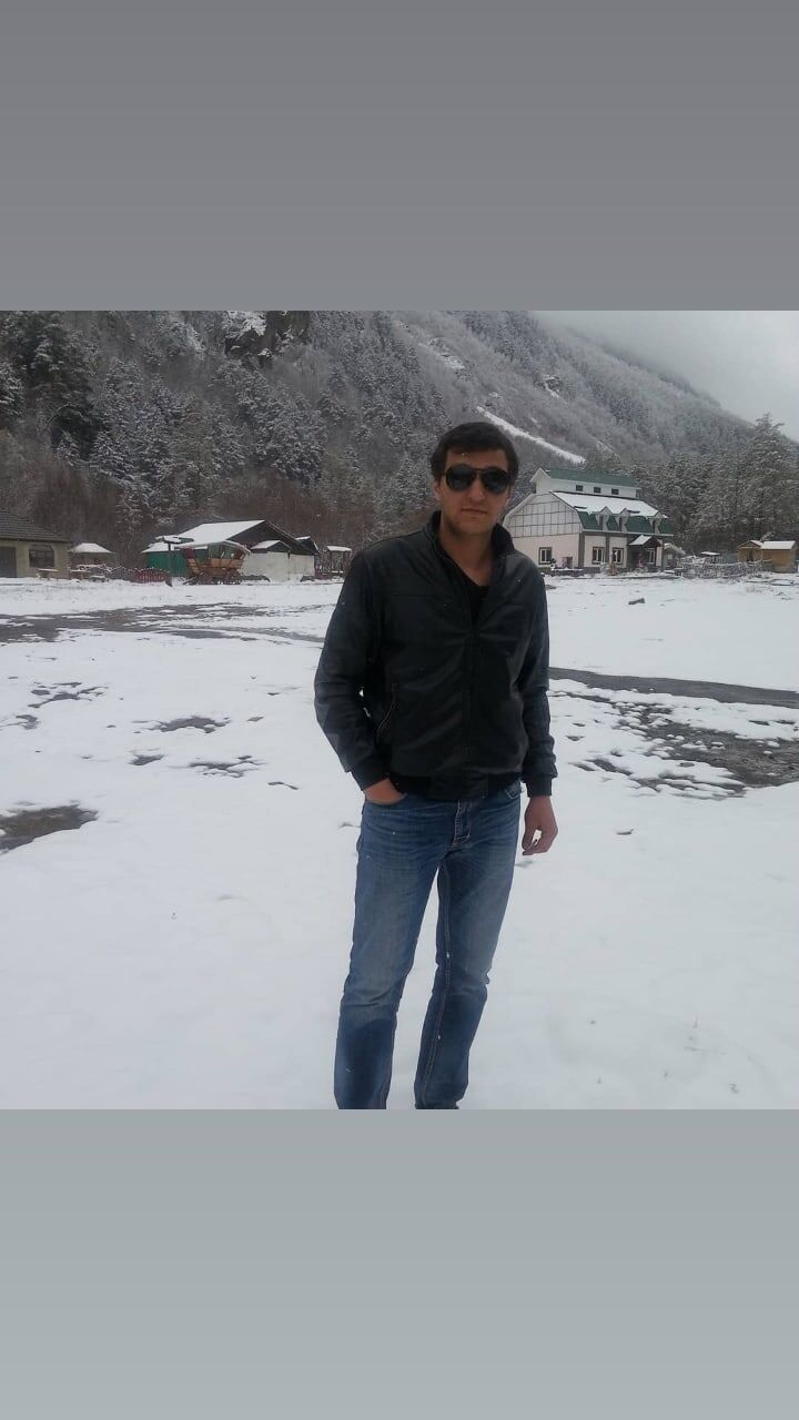  43627172  Amir, 40 ,    