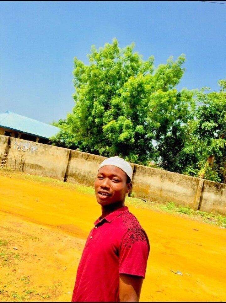  Lagos,   Adetunji, 22 ,   ,   