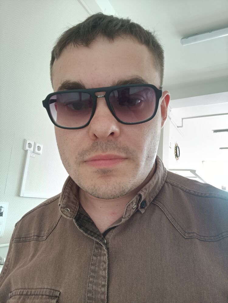  53381642  Stas, 34 ,    