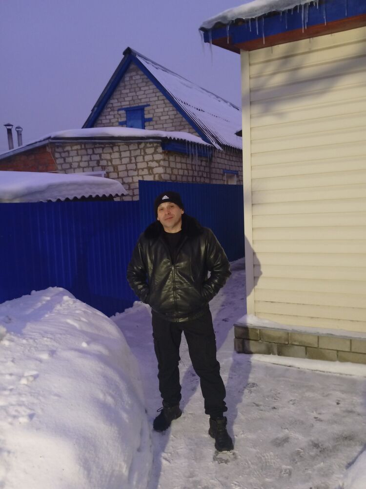  48612972  Andrey, 47 ,    
