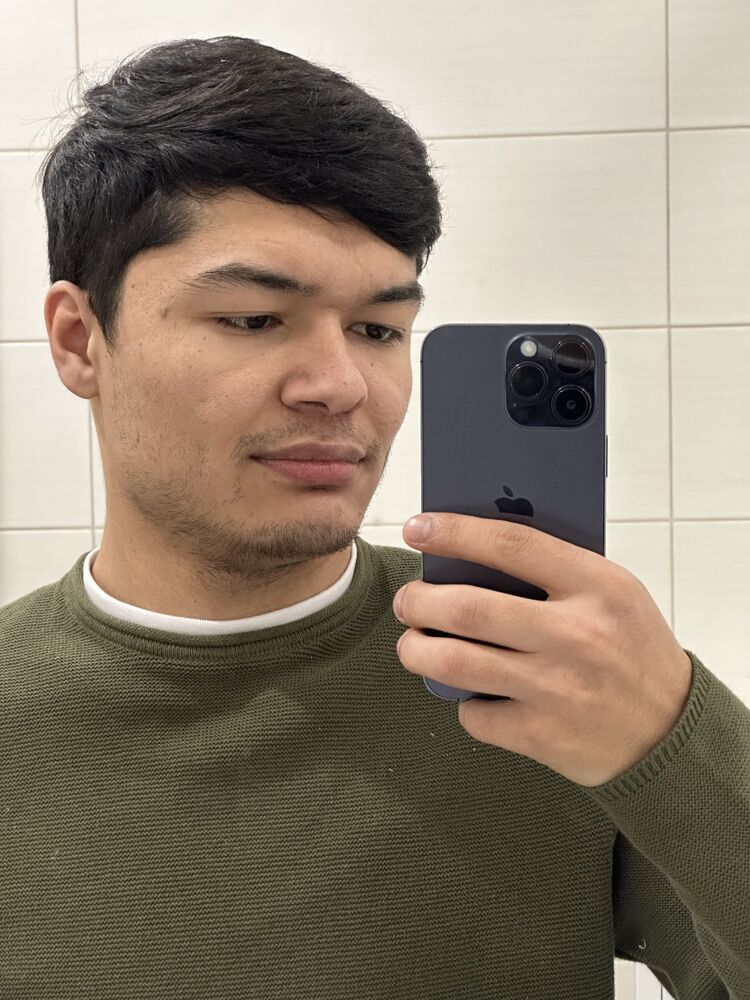  31353692  Adam, 24 ,    