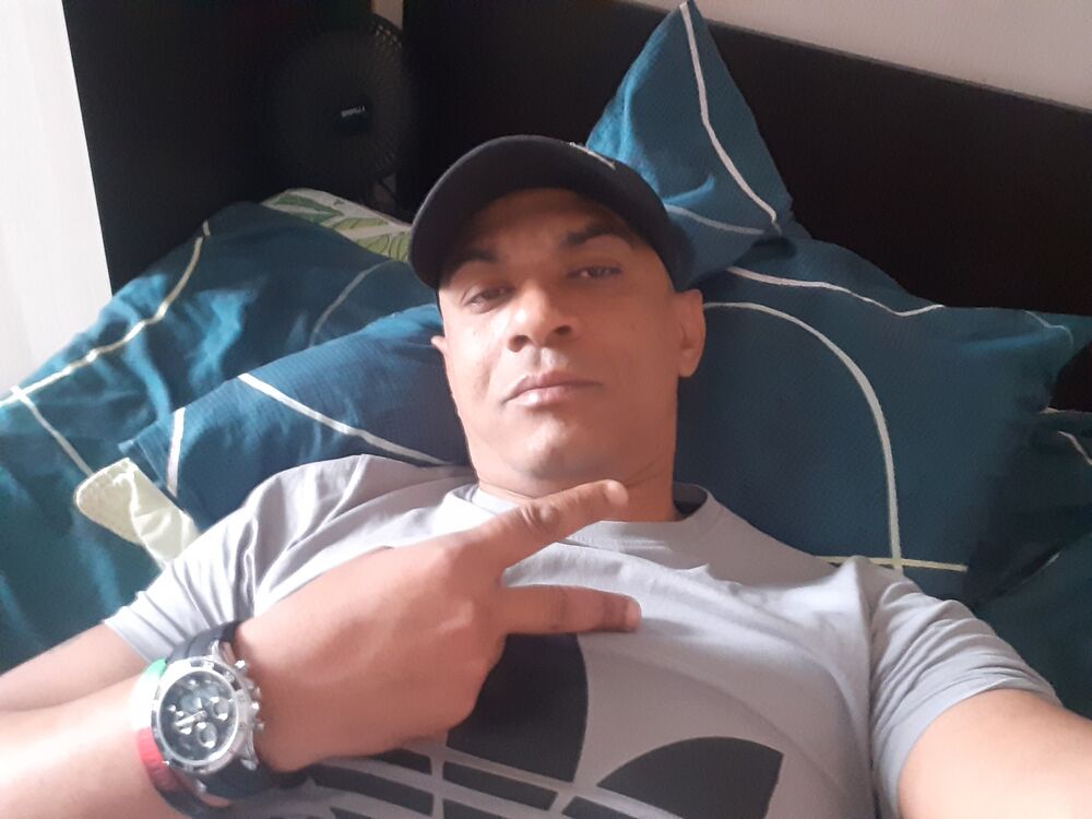  42802812  LAZARO, 39 ,    
