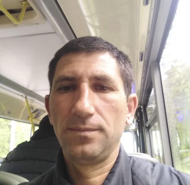  53892792  Valeri, 47 ,    