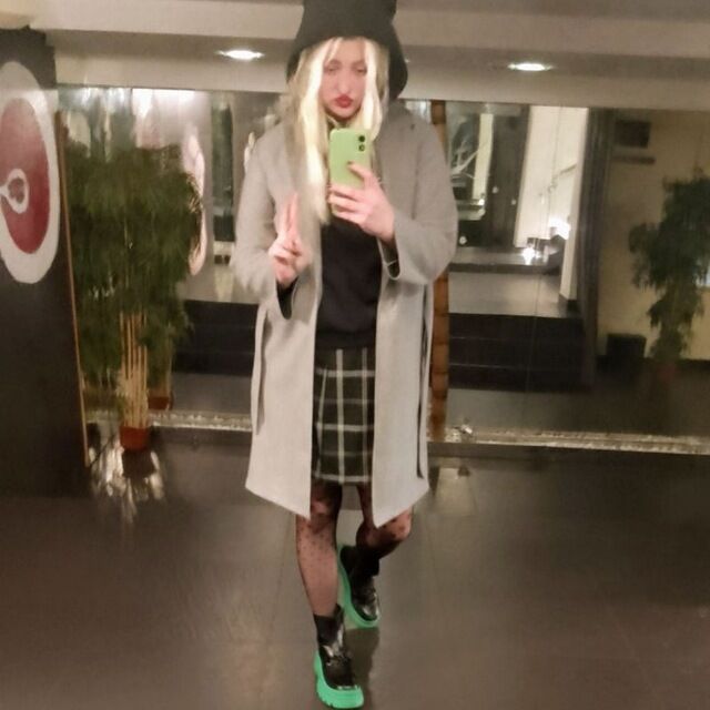  42431372  , 27 ,    
