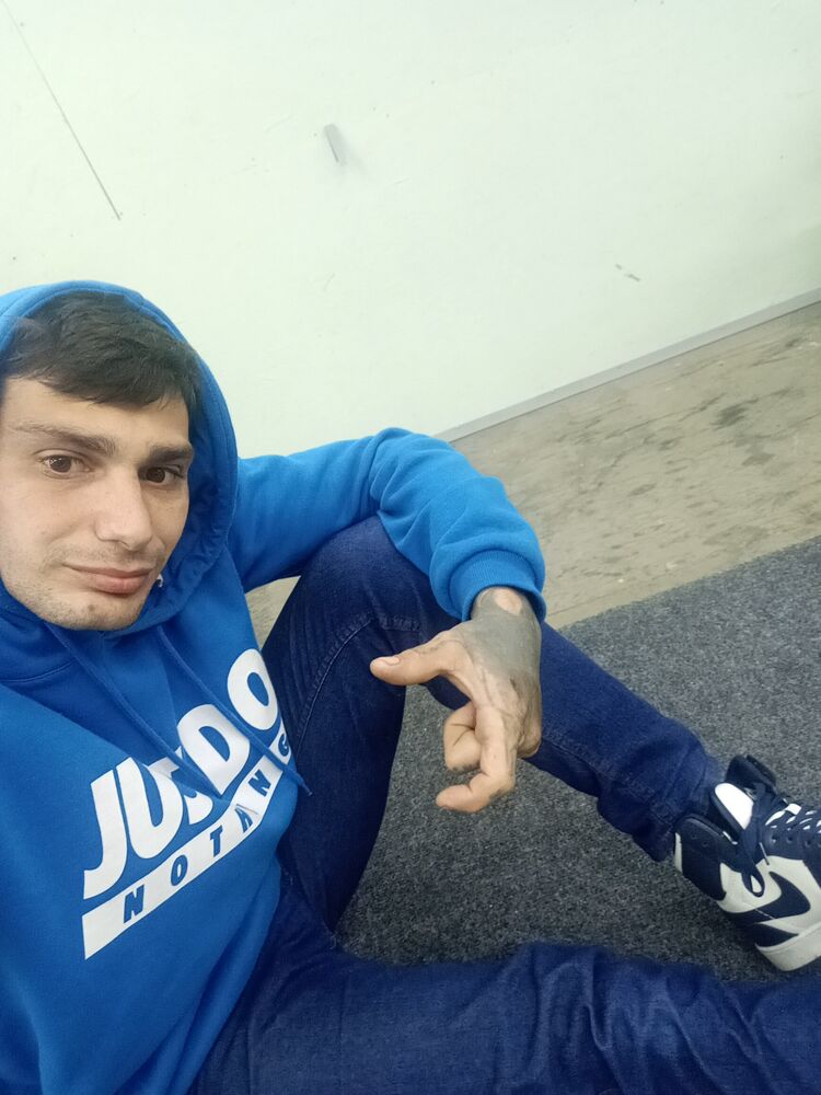  27255142  Daniil, 33 ,    