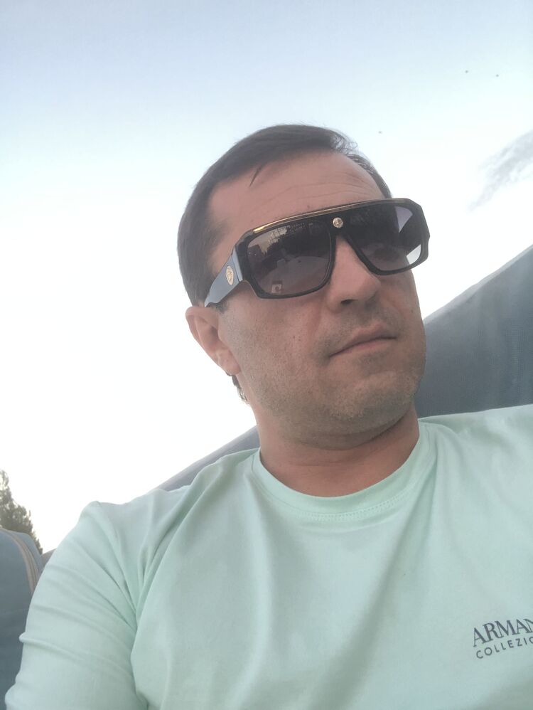 31159242  Leo, 42 ,    