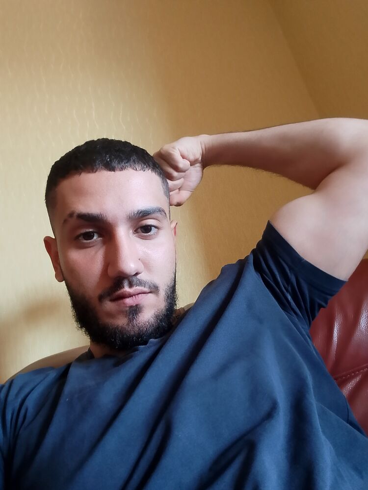  52594802  Eliee, 24 ,    