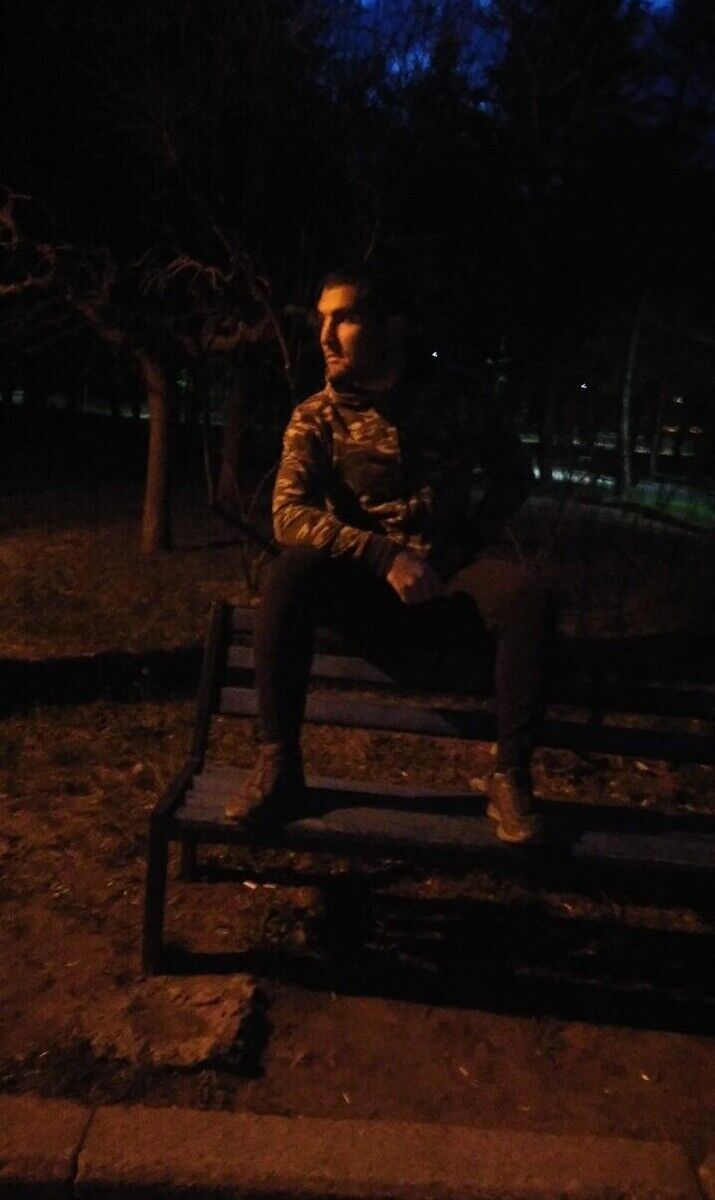  ,   Yurie, 25 ,   ,   , c 