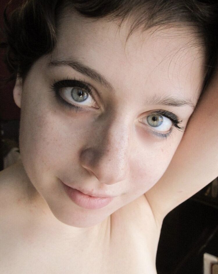  20951602  Cristina, 37 ,    