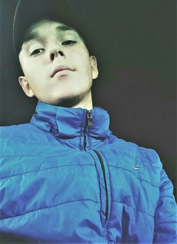  33442702  , 22 ,    