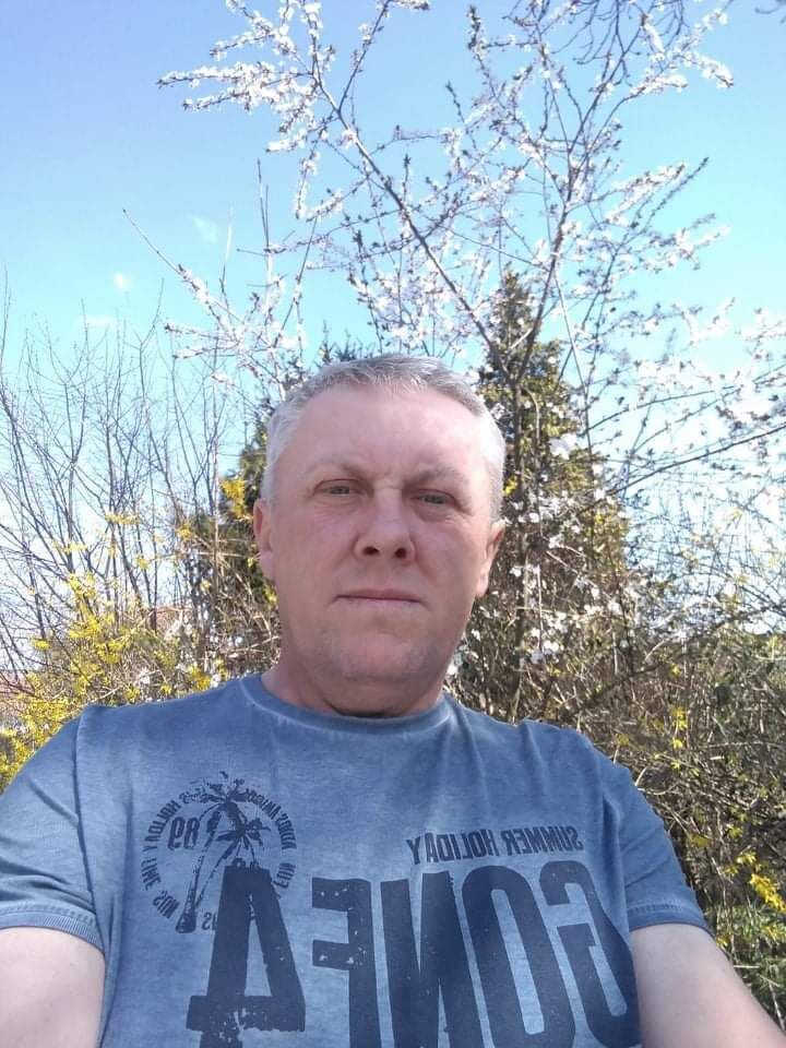  38147552  Dima, 49 ,    