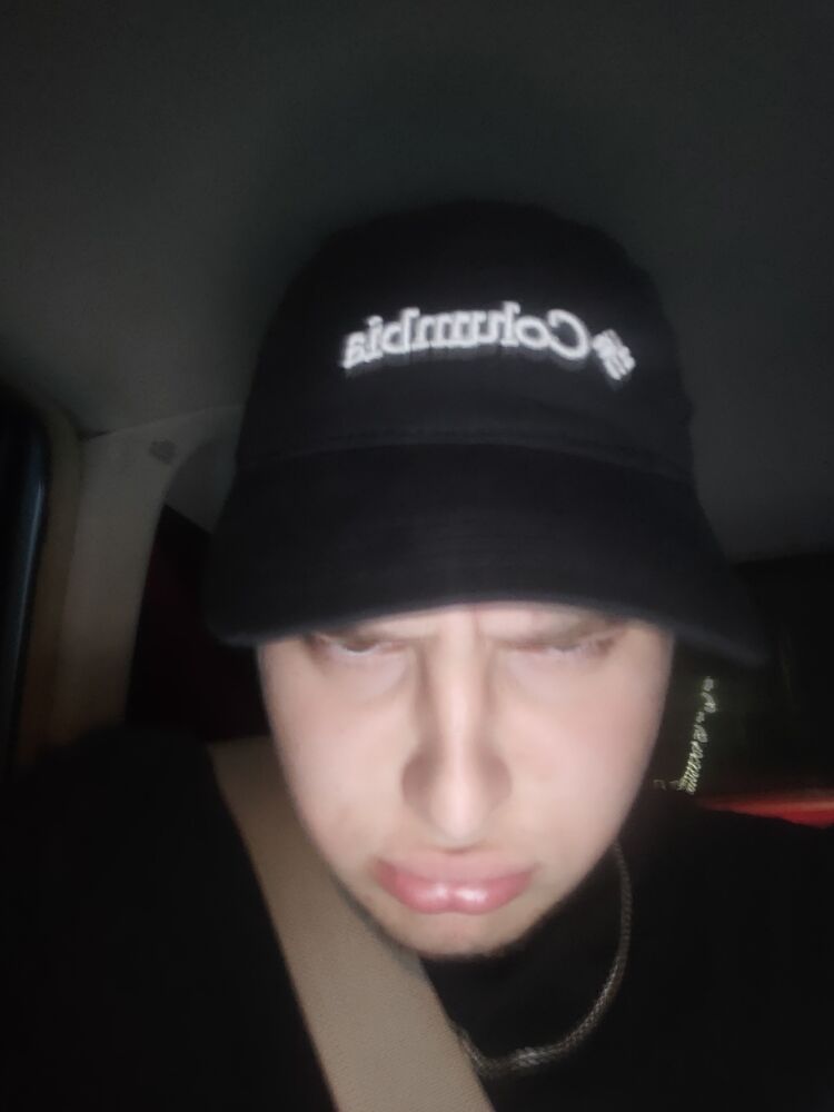  28345392  Anton, 21 ,    -