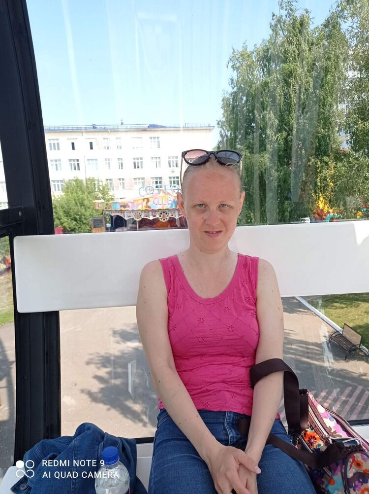  ,   Anna, 35 ,   