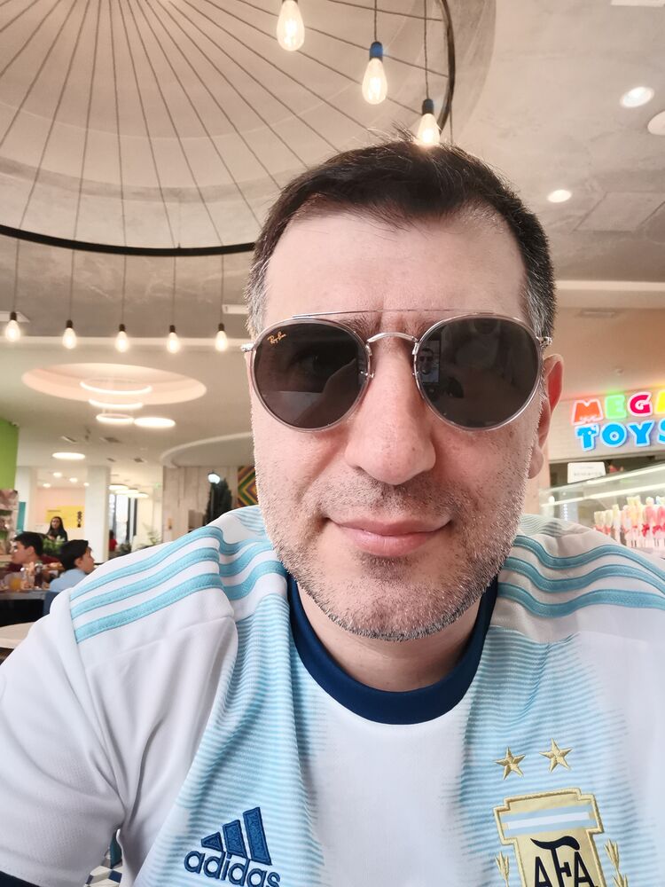  29574582  Artur, 42 ,    