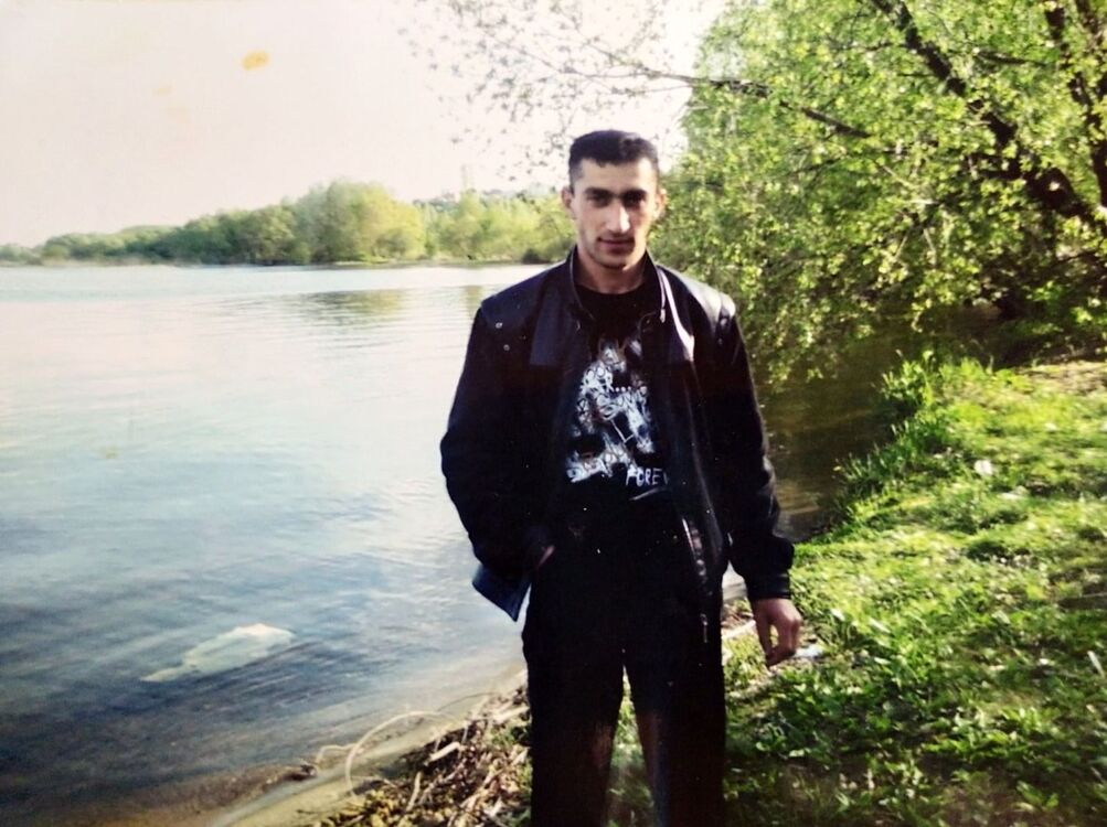  ,   Marat, 37 ,   ,   